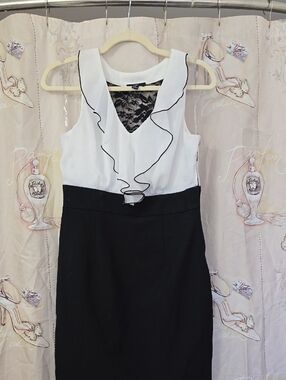 IZ Byer Colorblock Ruffle Lace-Back Sheath Dress Black White Size 7